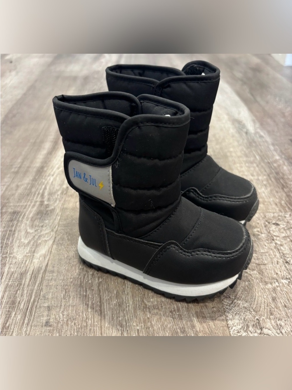 Jan & Jul Kids' Black Insulated Snow Boots with Easy Strap